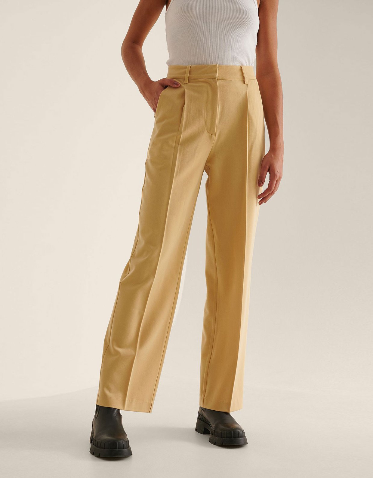 NA-KD Loose fit suit pants pale yellow