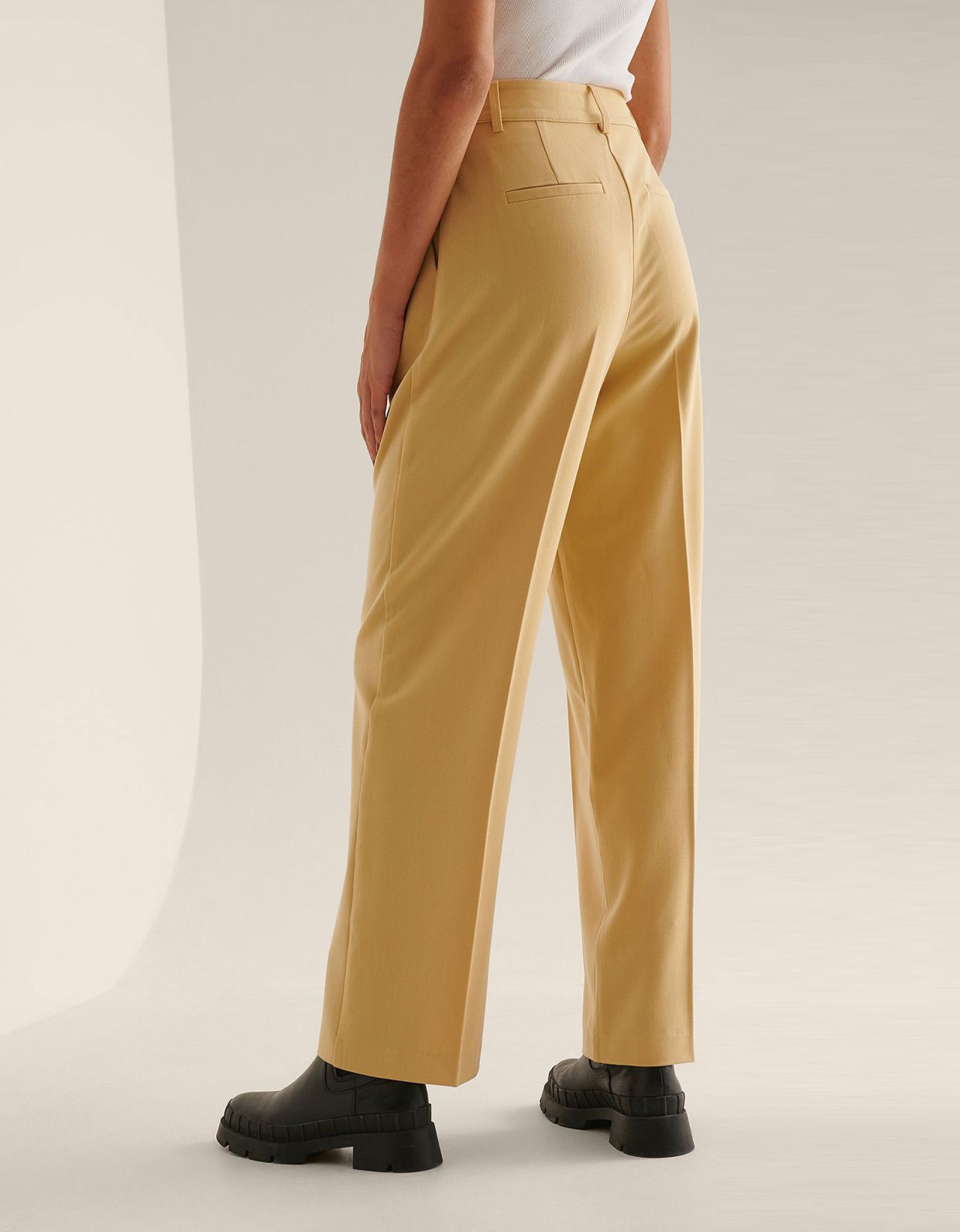 NA-KD Loose fit suit pants pale yellow