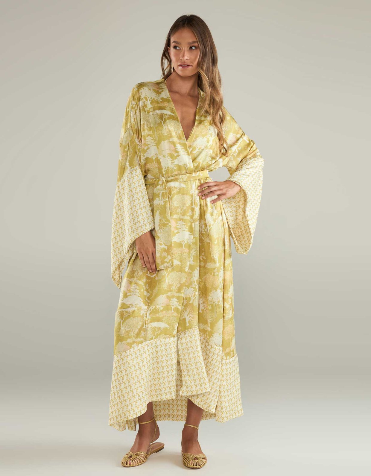 Eveleya Goldie satin kimono