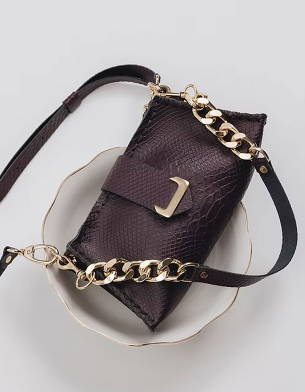 Individual Art Leather Avalon bag dark plum-gold