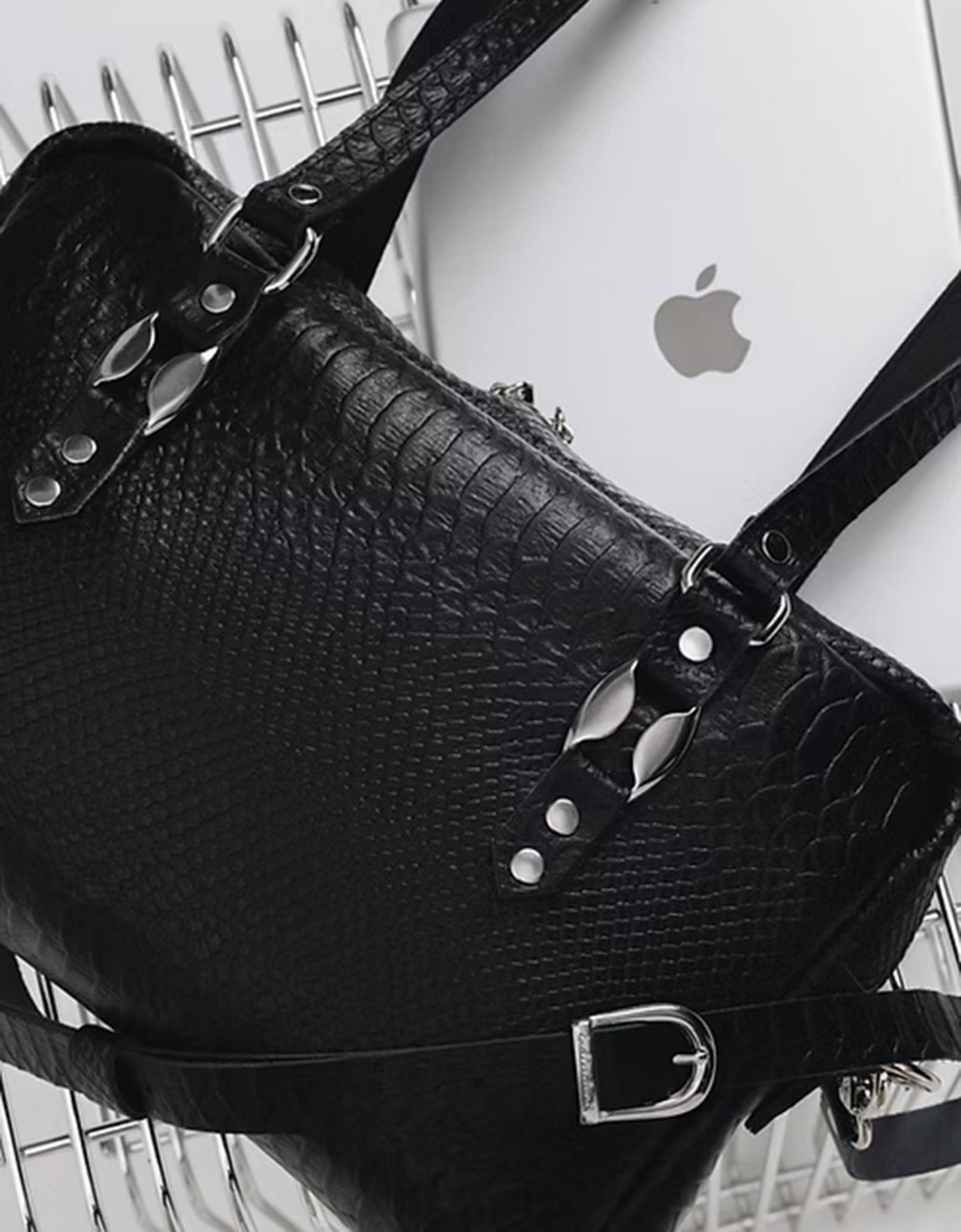 Individual Art Leather Sensation bag black-nickel
