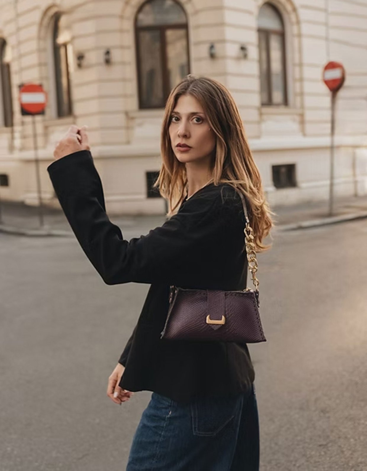 Individual Art Leather Avalon bag dark plum-gold