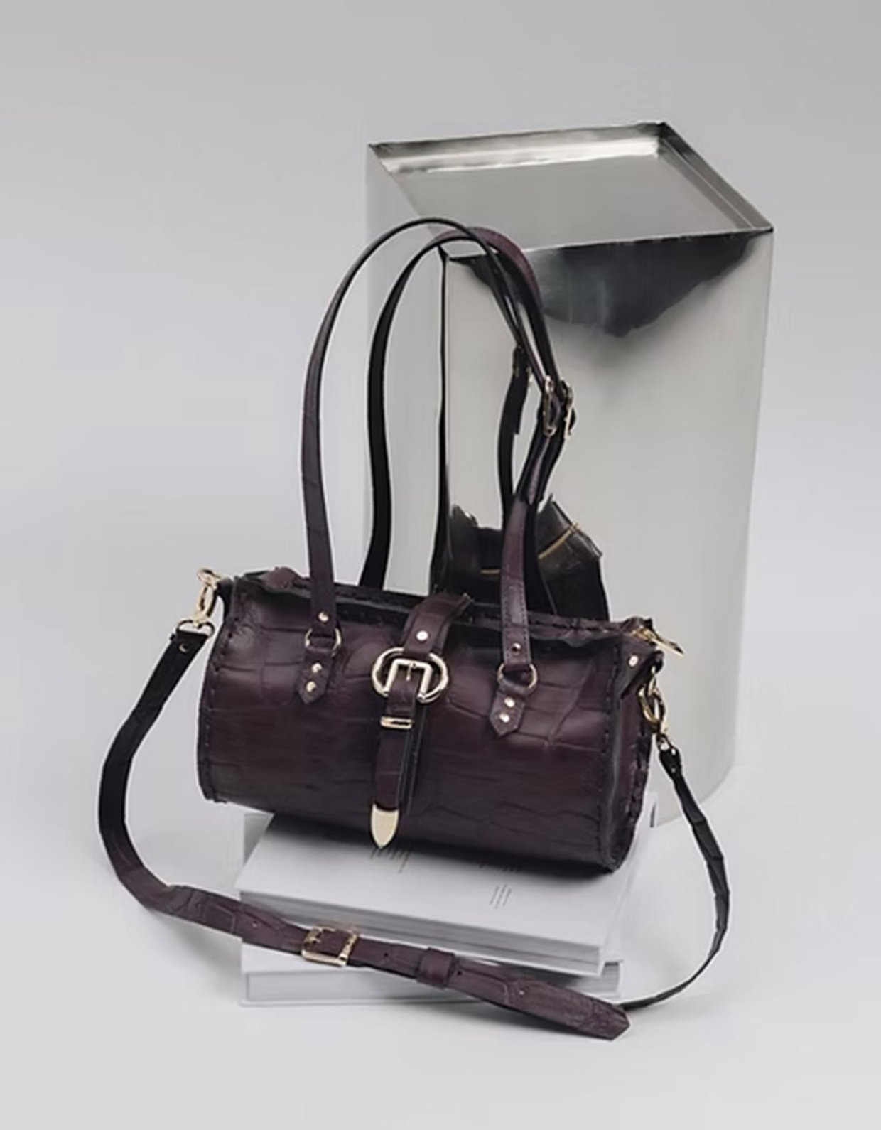 Individual Art Leather Endlessly bag dark plum-gold