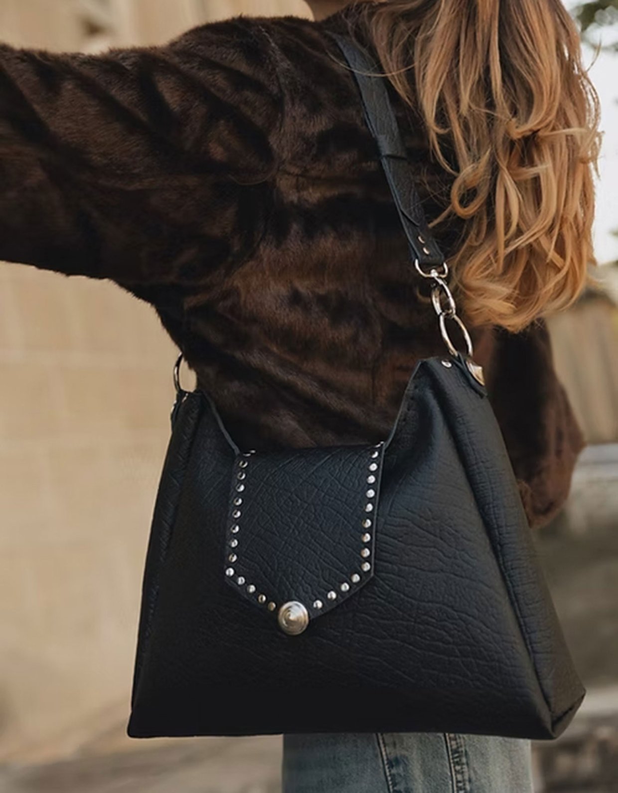 Individual Art Leather Somewhere I belong bag black-nickel