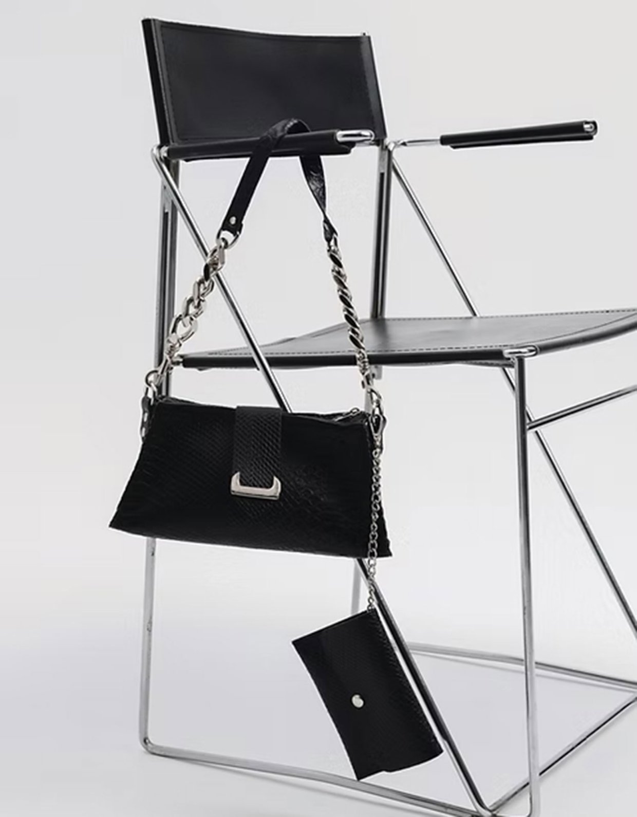 Individual Art Leather Avalon bag black-nickel