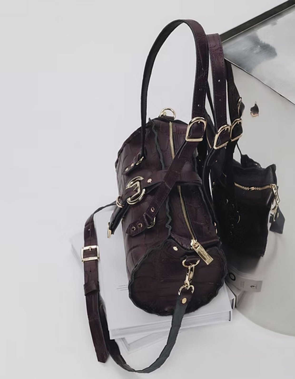 Individual Art Leather Endlessly bag dark plum-gold