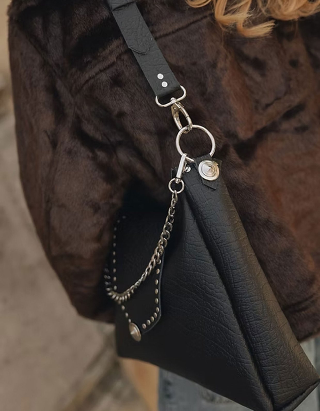 Individual Art Leather Somewhere I belong bag black-nickel
