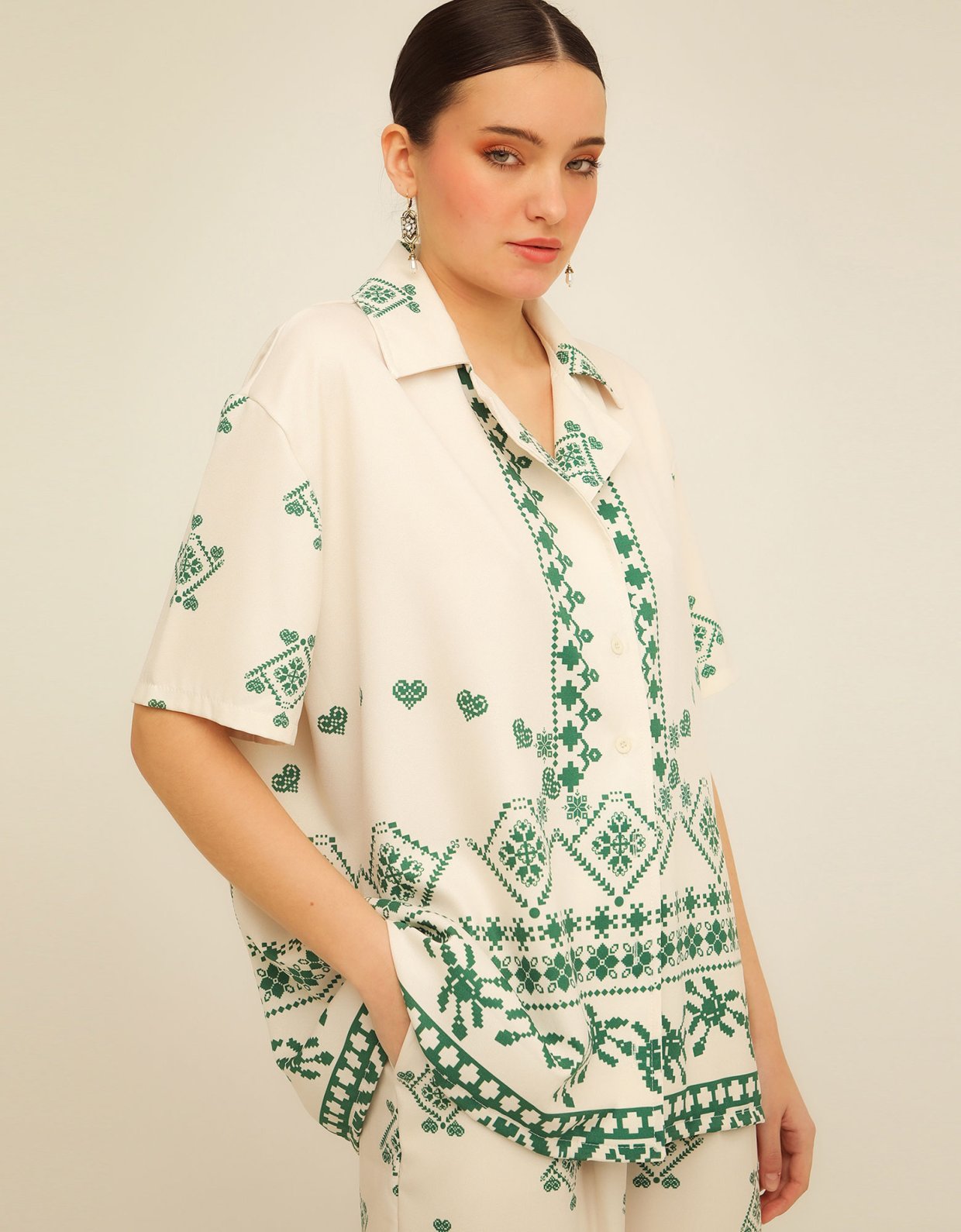 Bee Me Dream ivory shirt