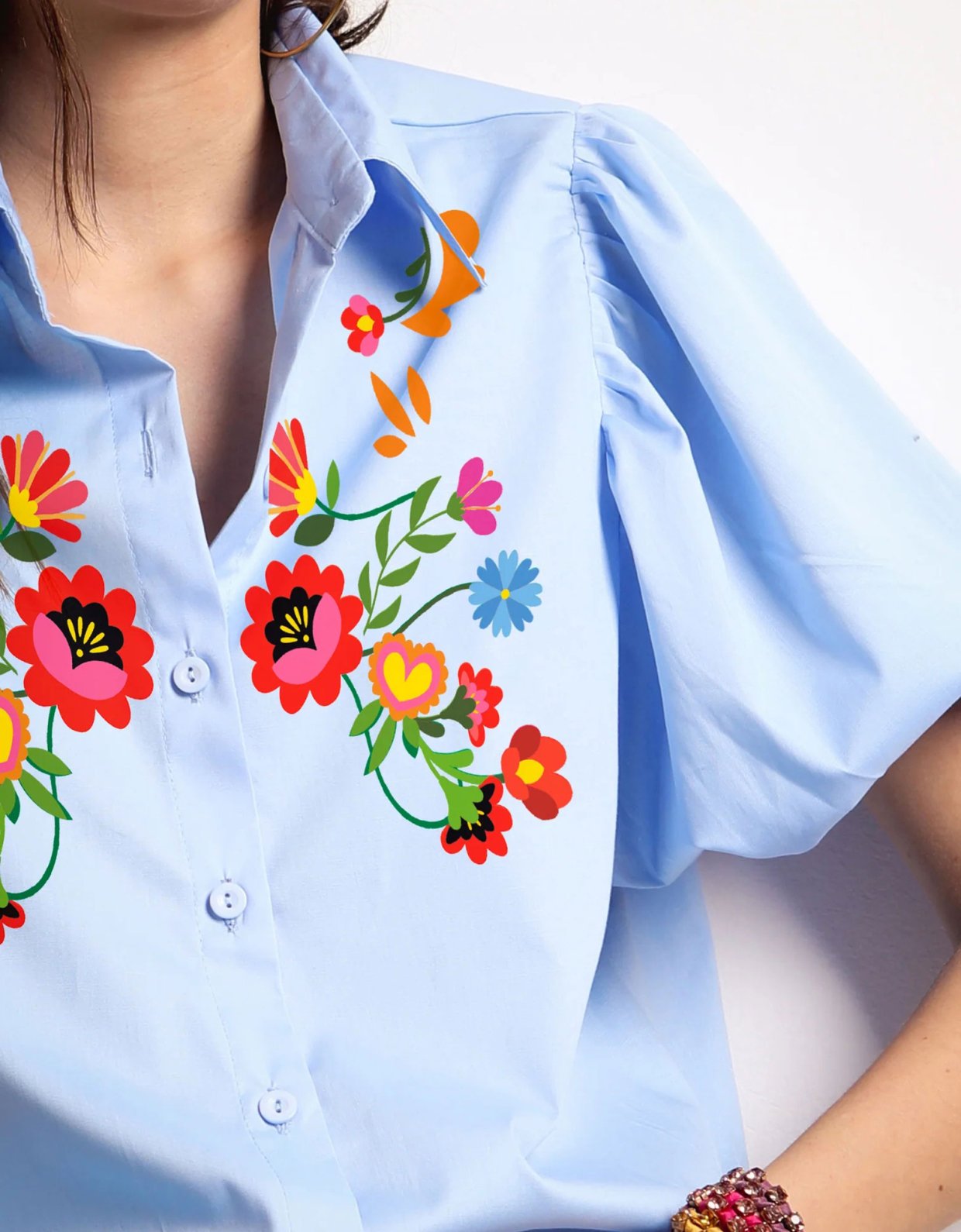 Bee Me Frida light blue shirt