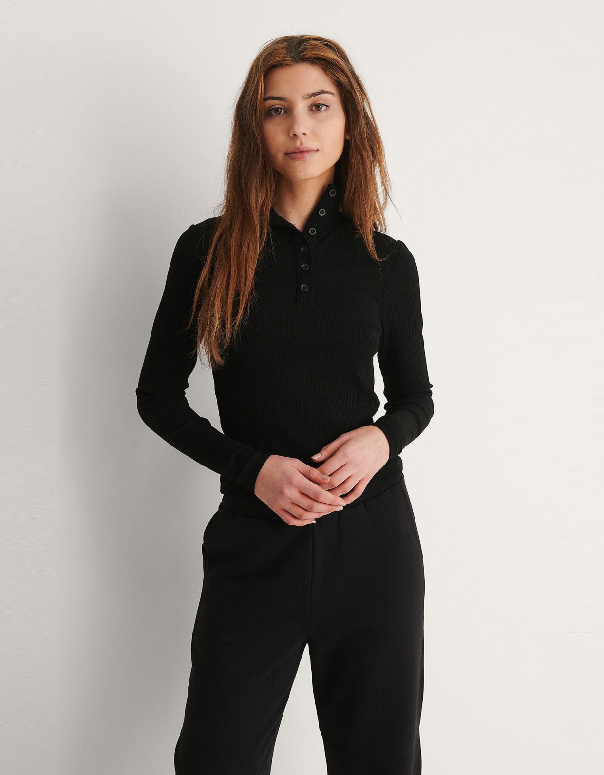 NA-KD High neck buttoned top black