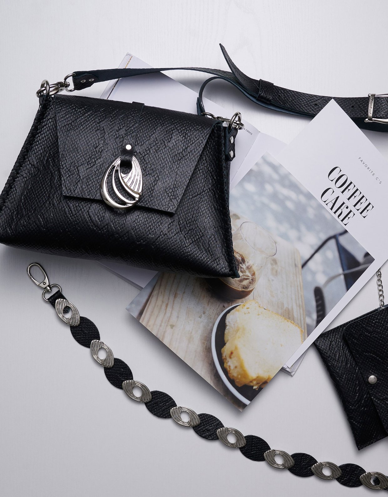Individual Art Leather Lookaway bag black nickel