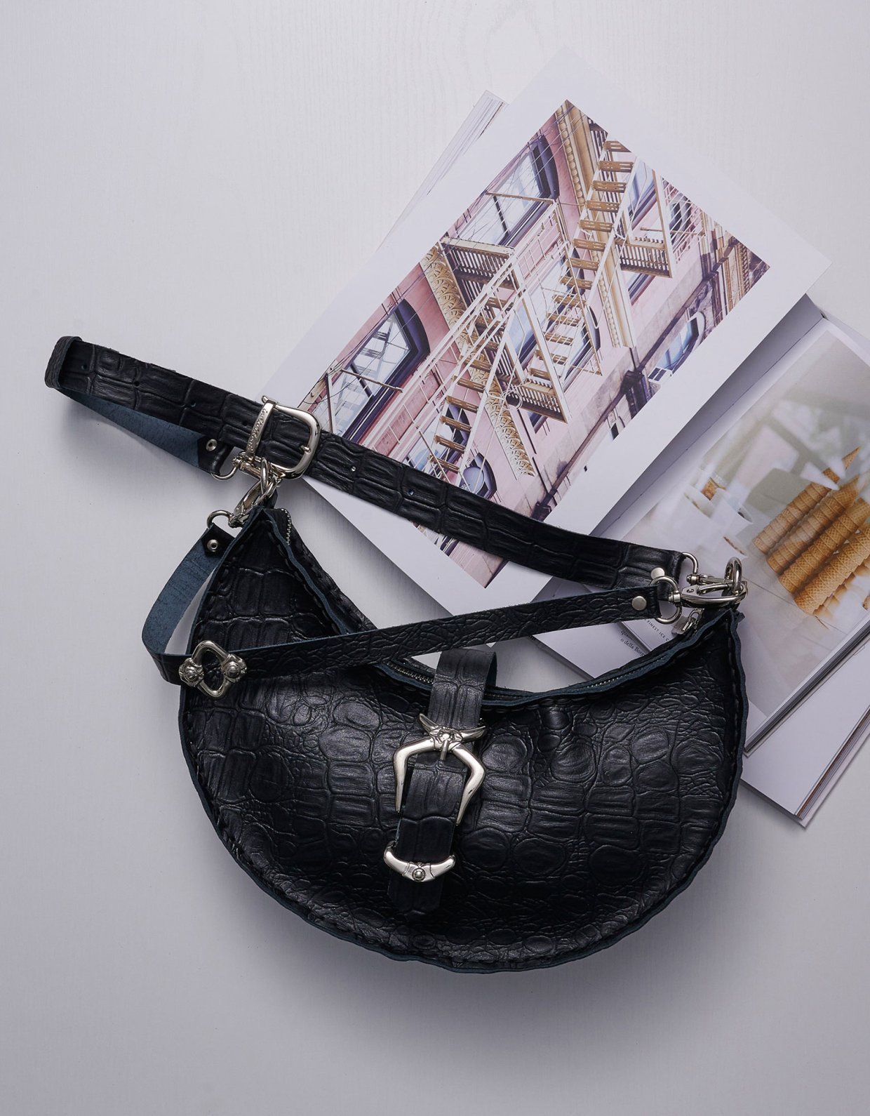 Individual Art Leather On every street bag black nickel