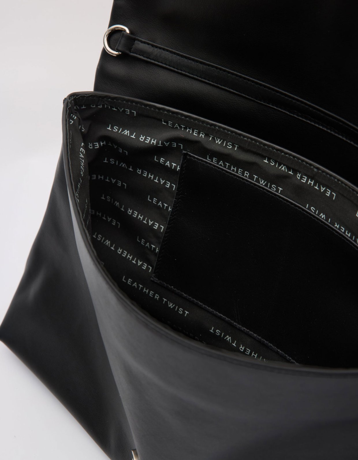 Leather Twist Nest bag black