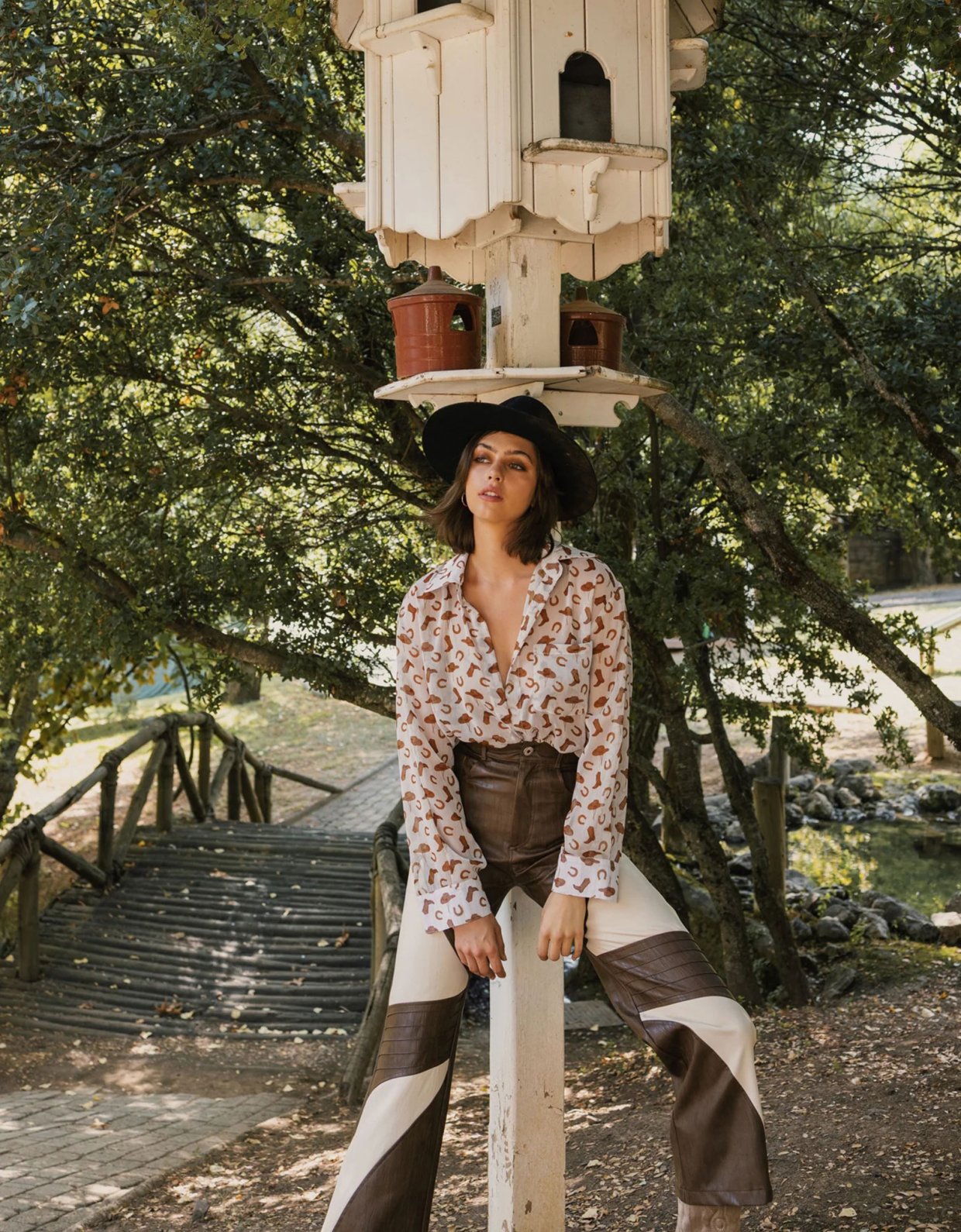 Abstracto Phoebe unisex shirt white