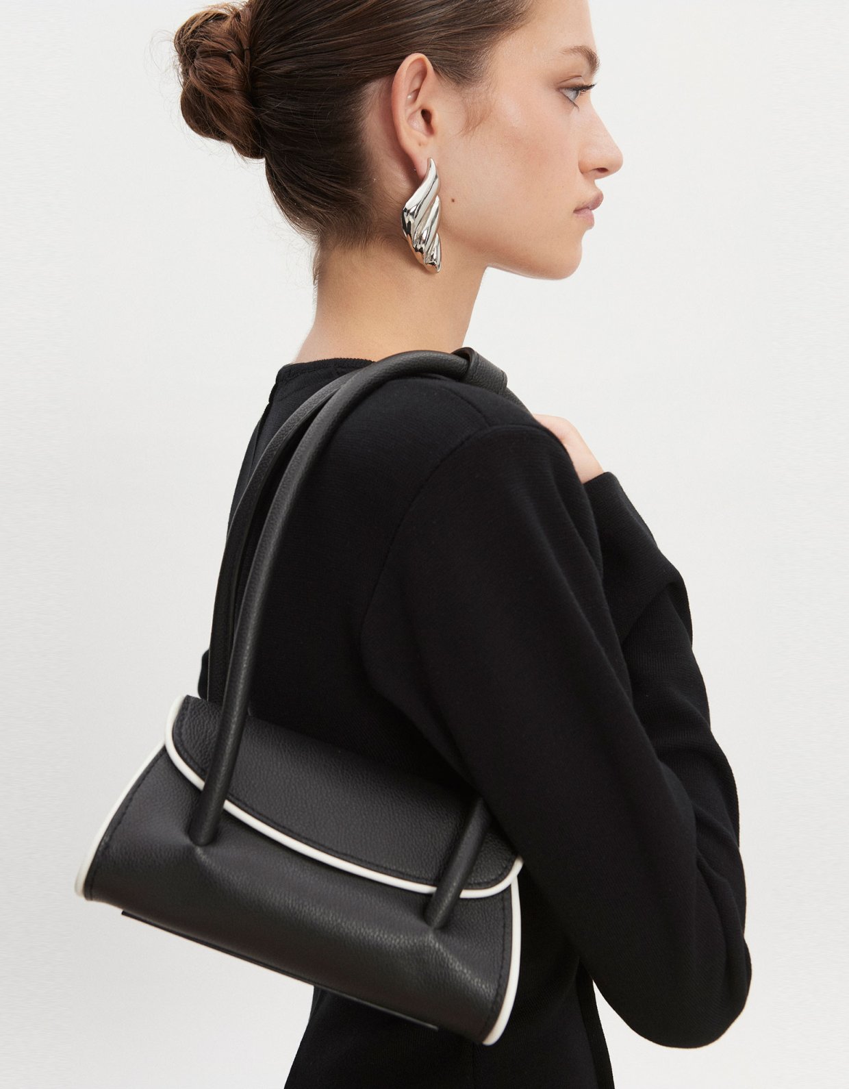 Nadia Rapti Cruella leather bag black/white