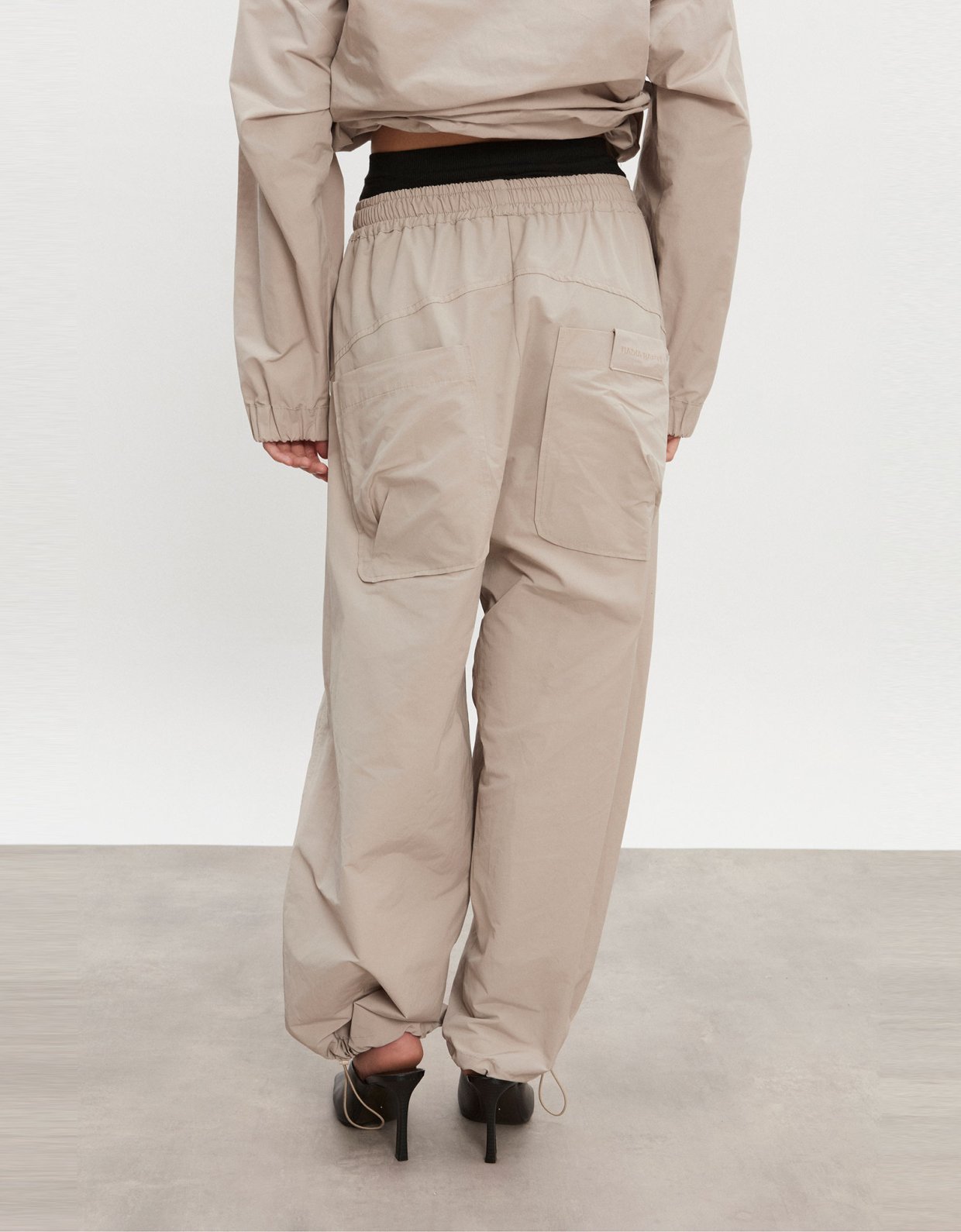 Nadia Rapti Paolo trackpants M/W greige