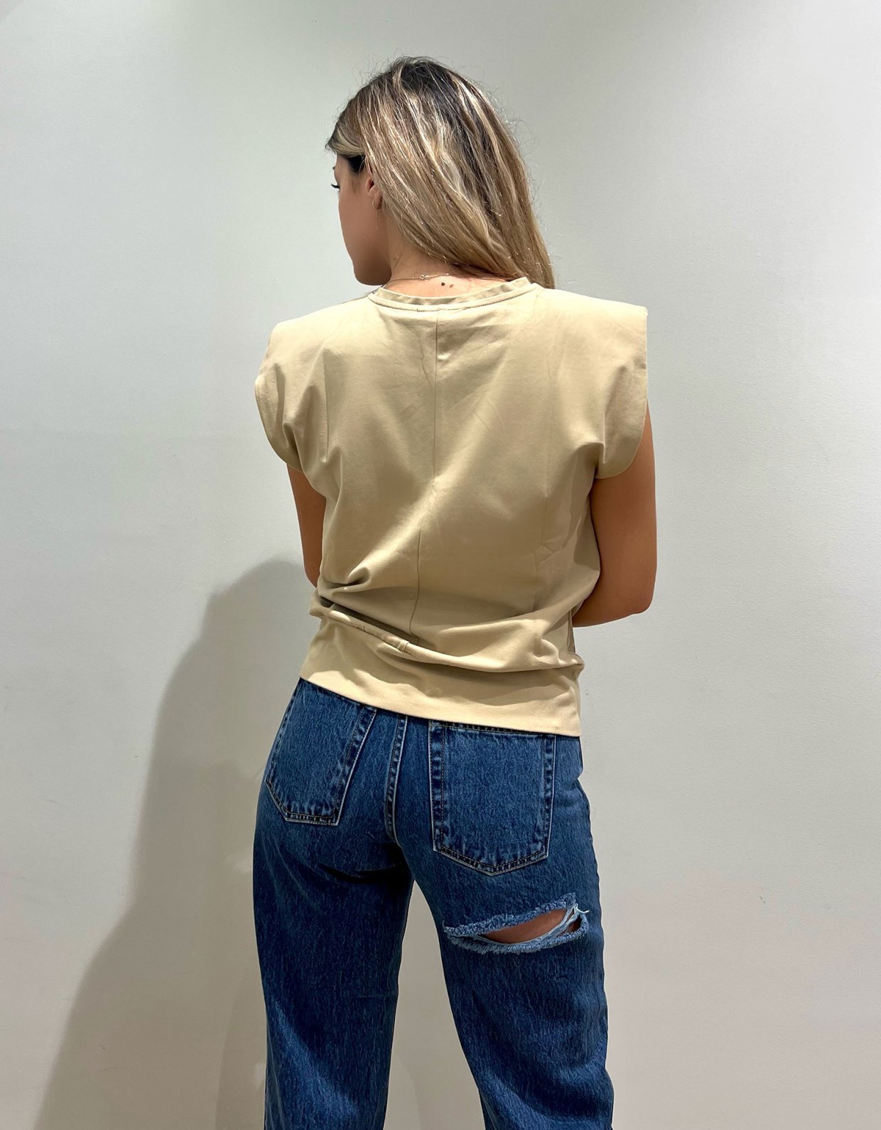 NA-KD Padded shoulder top khaki