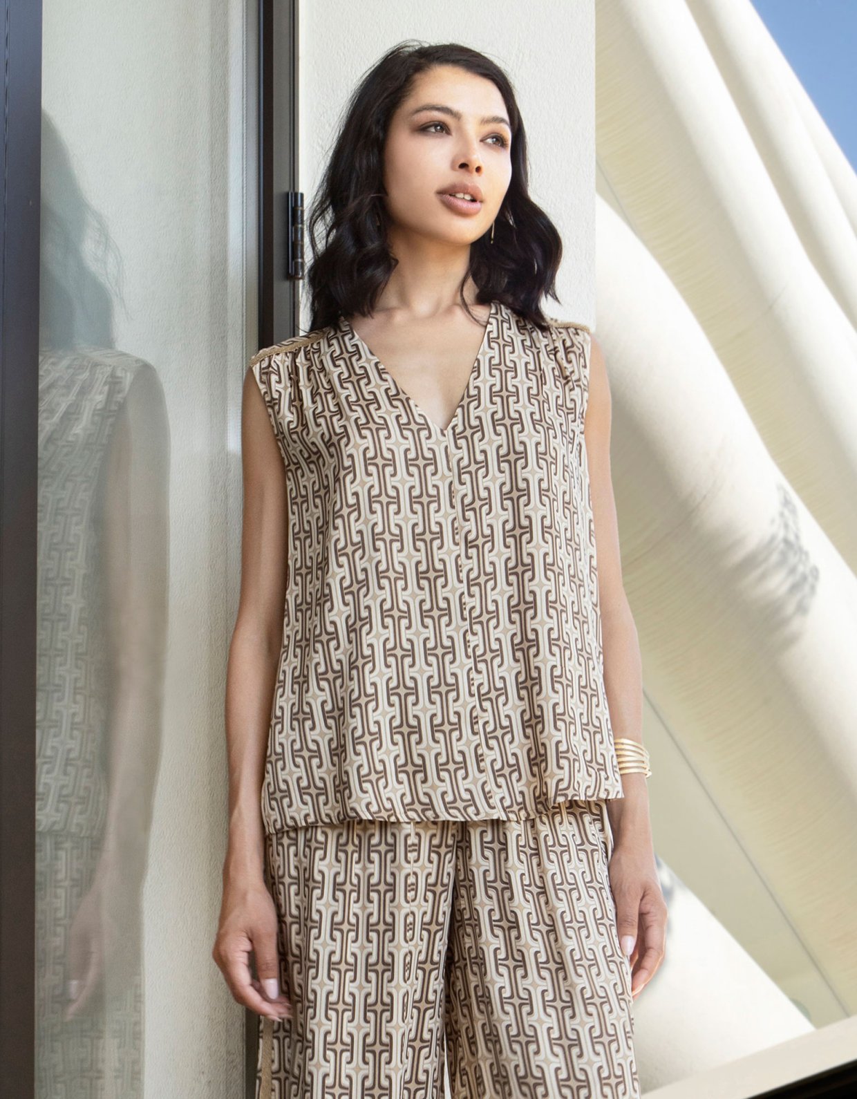 Aggel Knitwear Printed satin pants sand-bronze