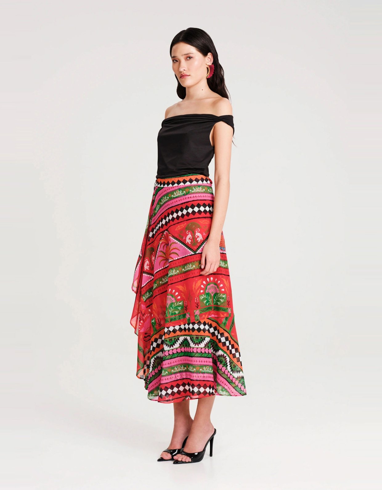Peace and Chaos Sangria top black