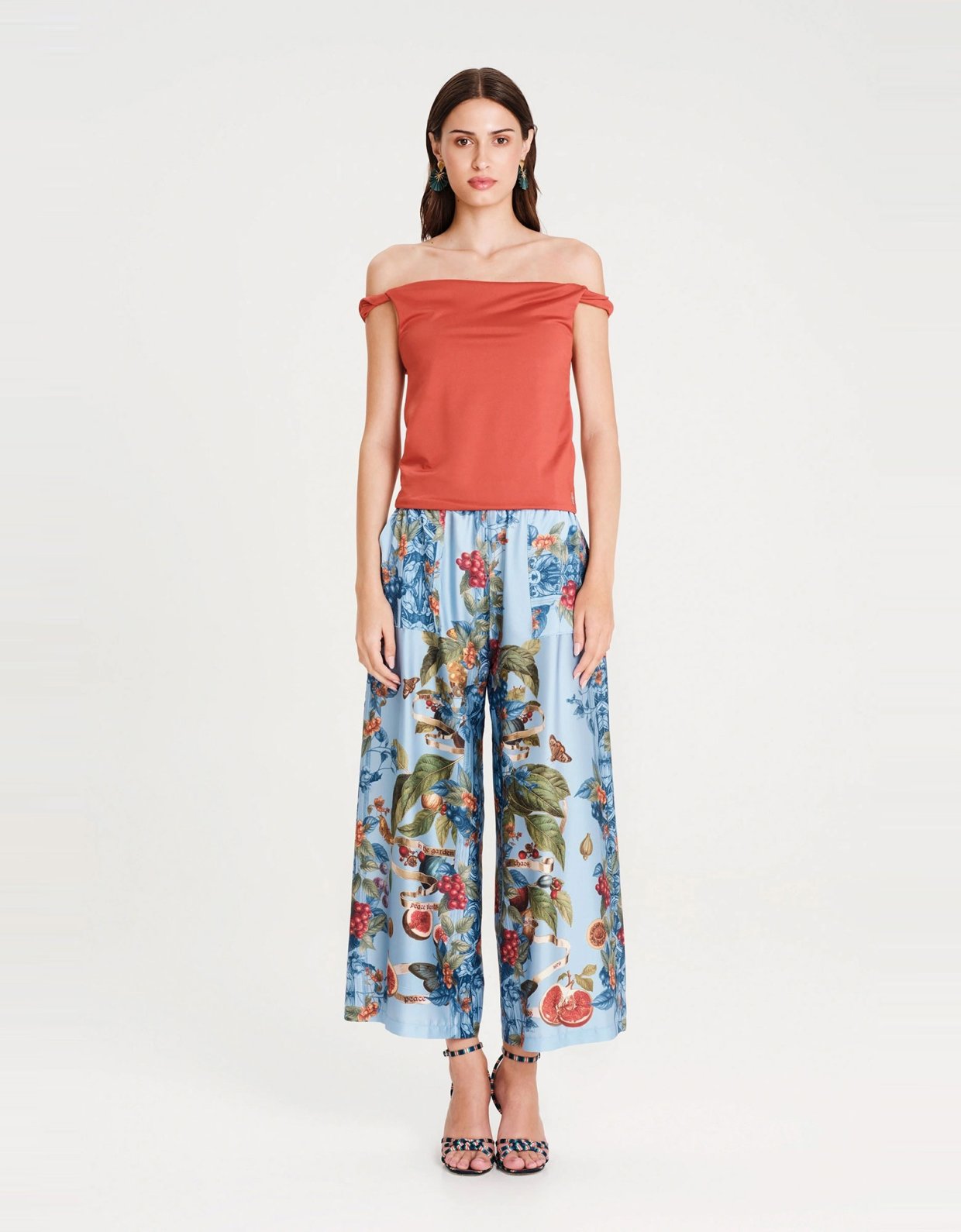 Peace and Chaos Sangria top ekai