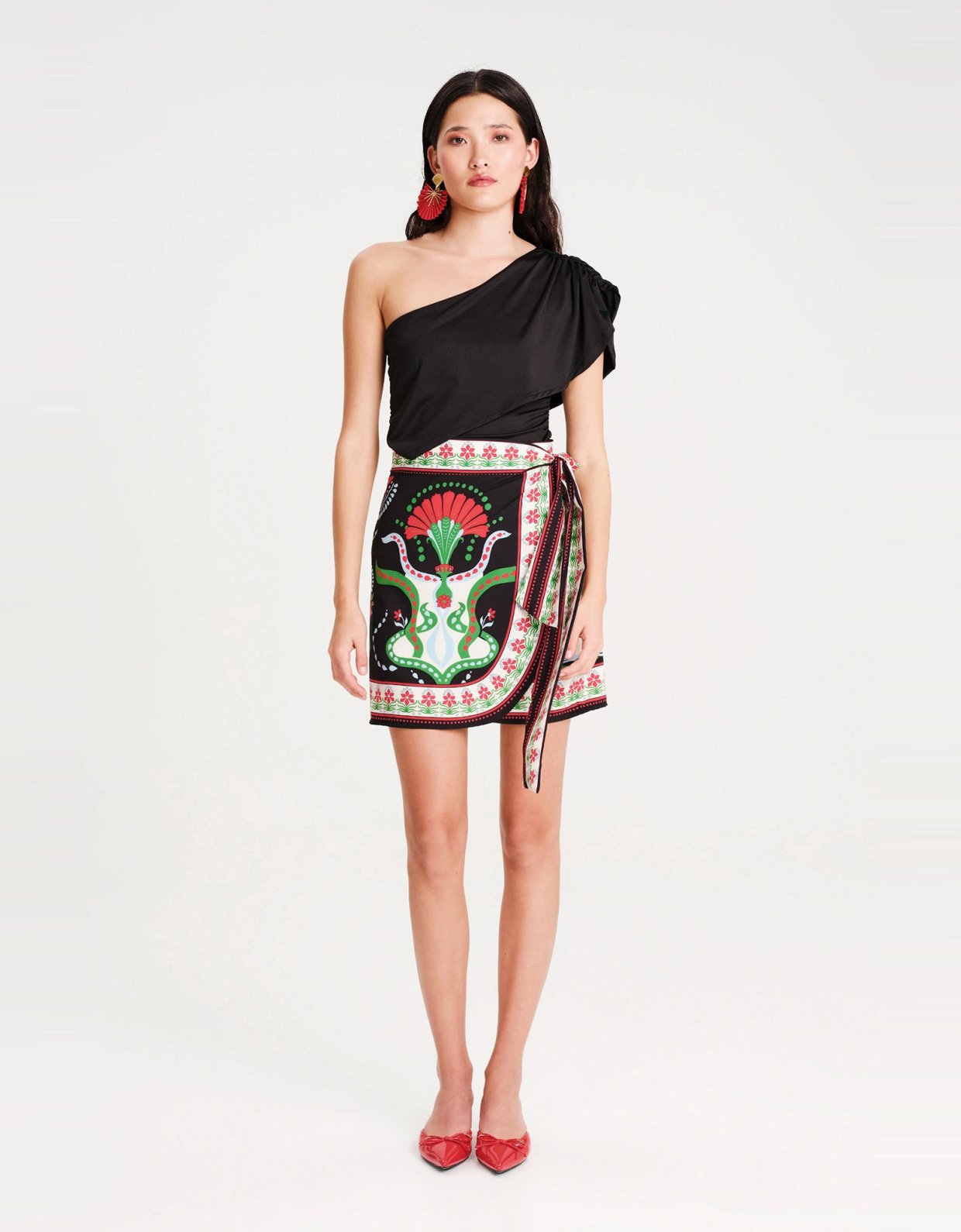 Peace and Chaos Cocoa one shoulder top black
