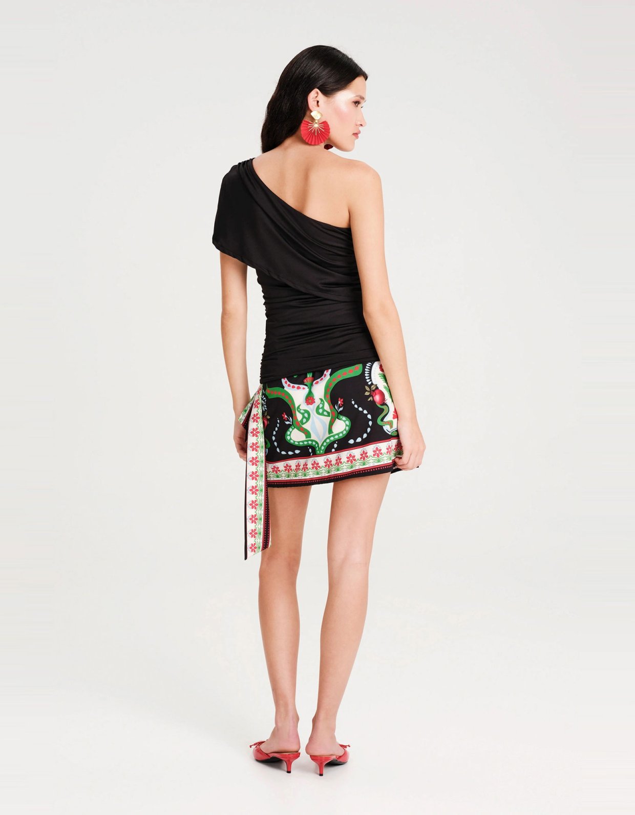 Peace and Chaos Cocoa one shoulder top black