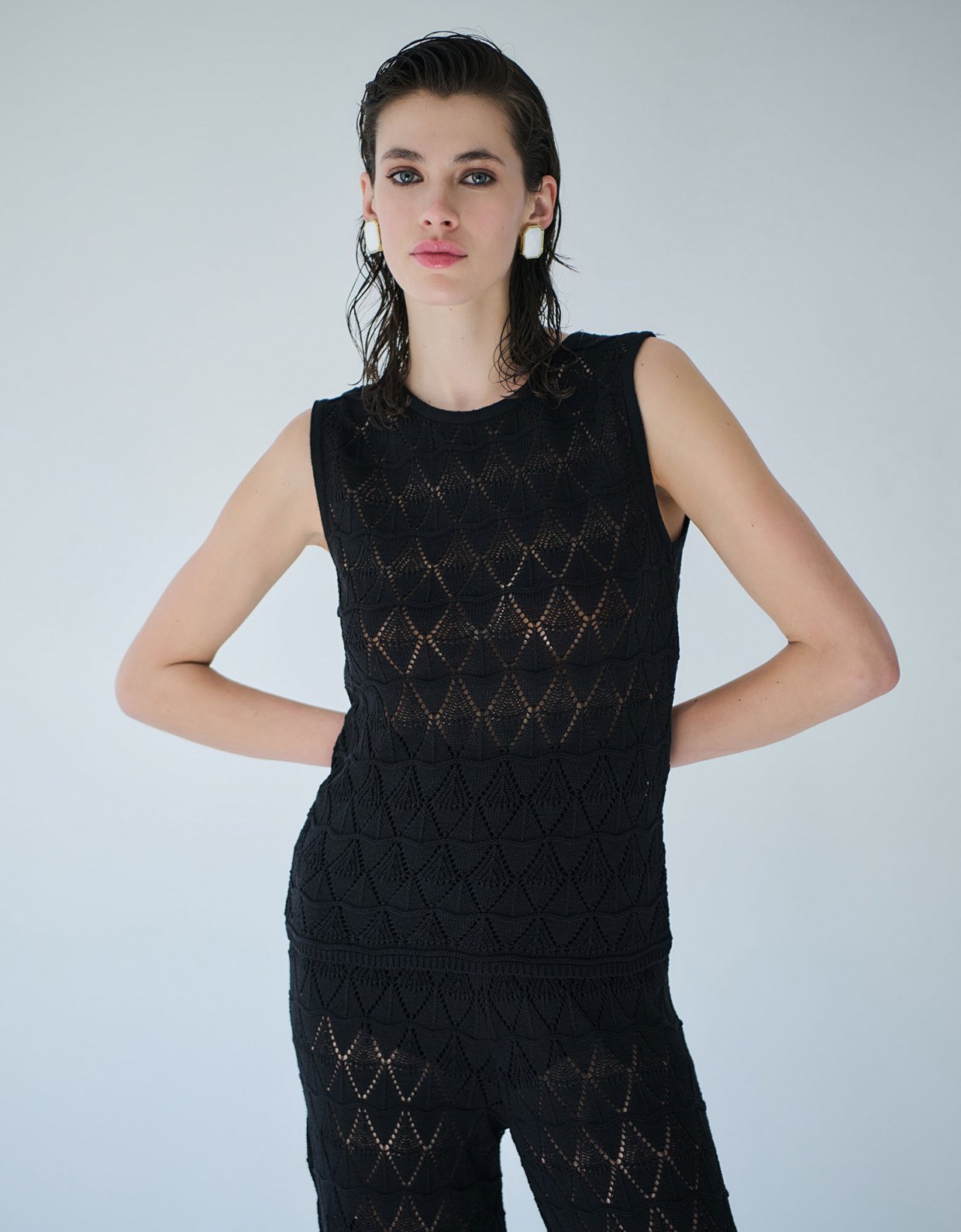 Combos Knitwear Sleeveless embroidered top black