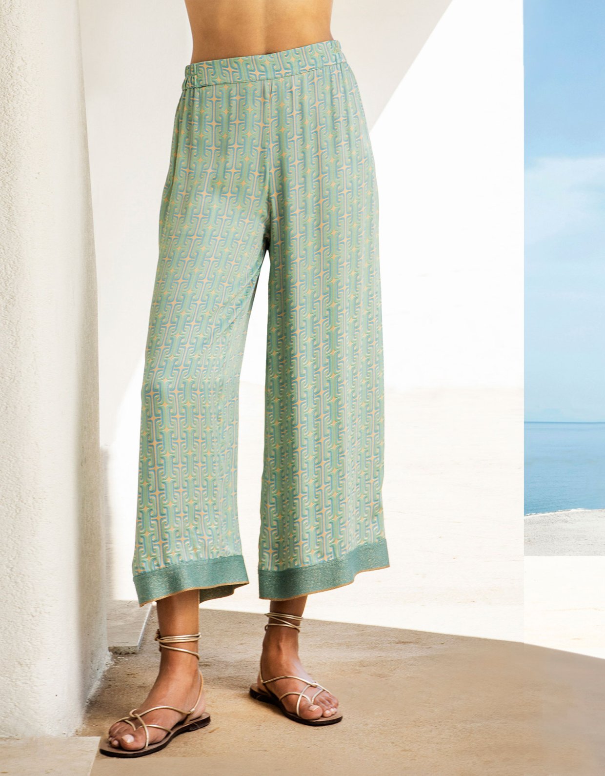 Aggel Knitwear Satin printed crop pants teal-aqua