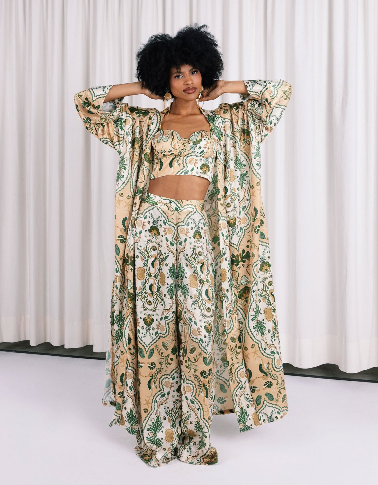 Abstracto Shells kimono