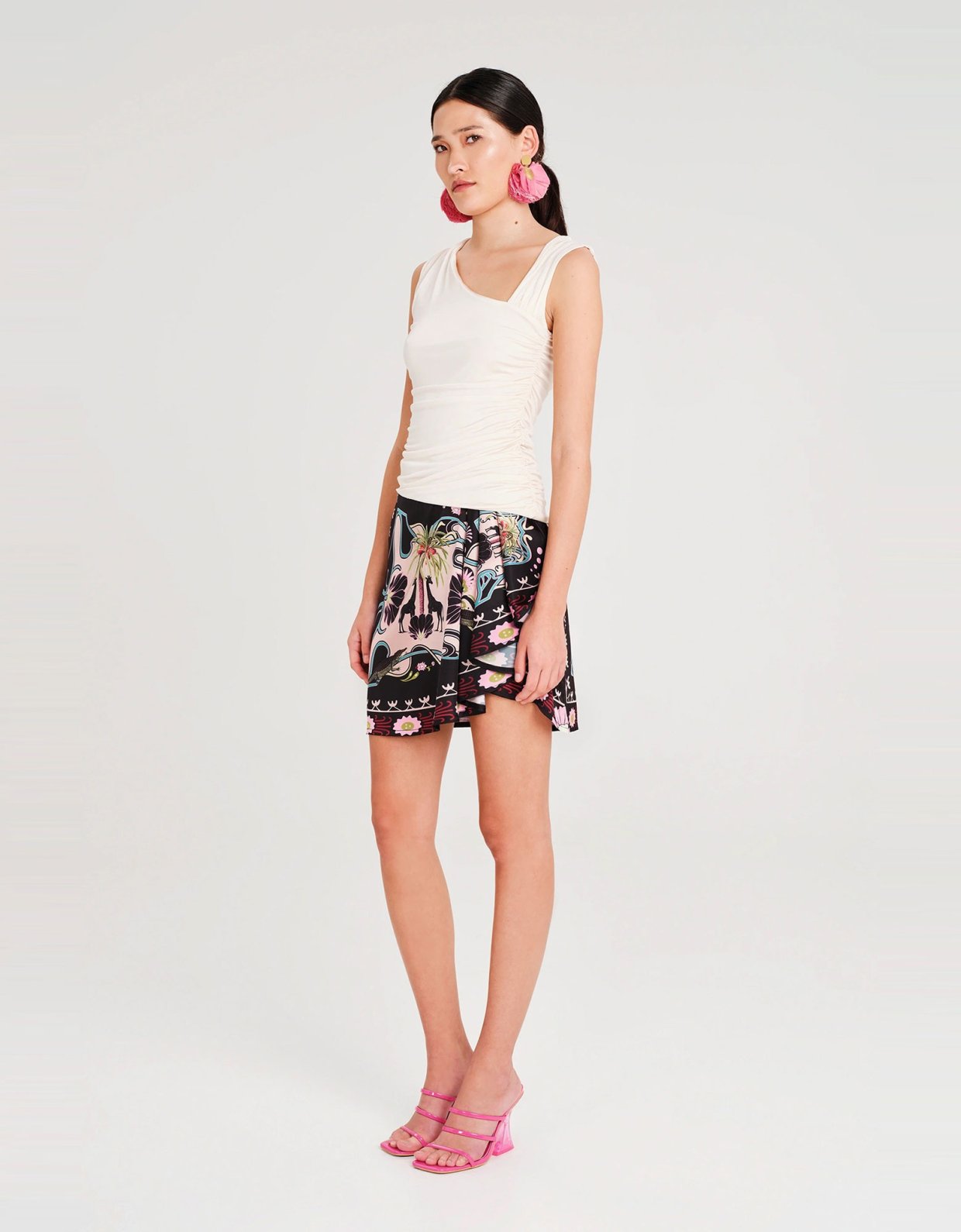 Peace and Chaos Temple top white