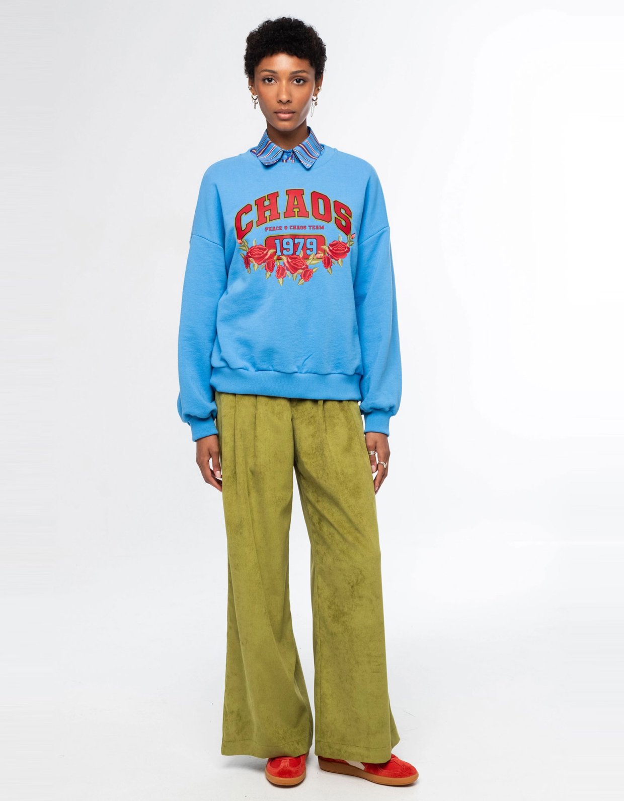 Peace and Chaos Old-school sweater light blue