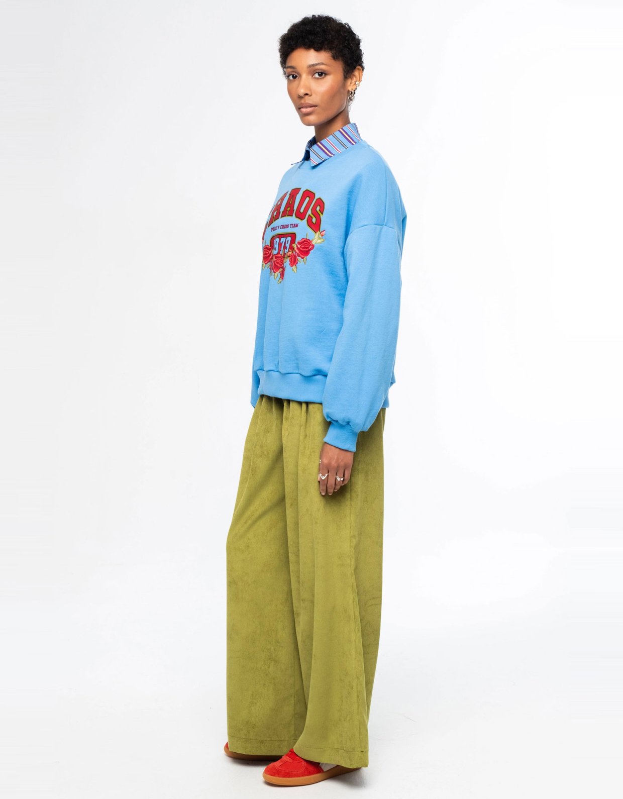 Peace and Chaos Old-school sweater light blue