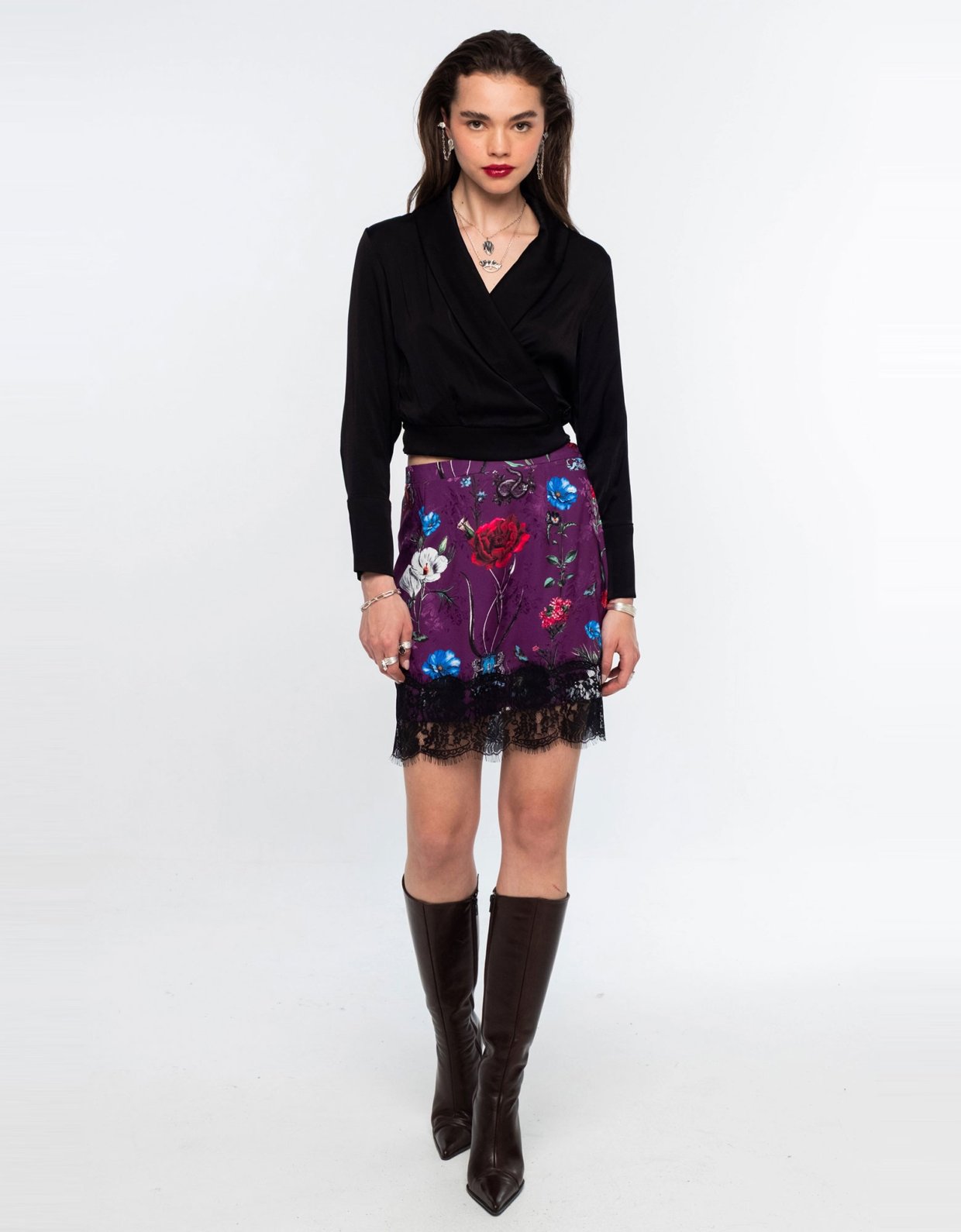 Peace and Chaos Moss top black