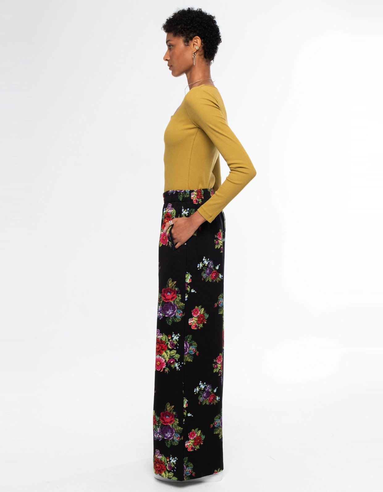 Peace and Chaos Bouquet pants cotton