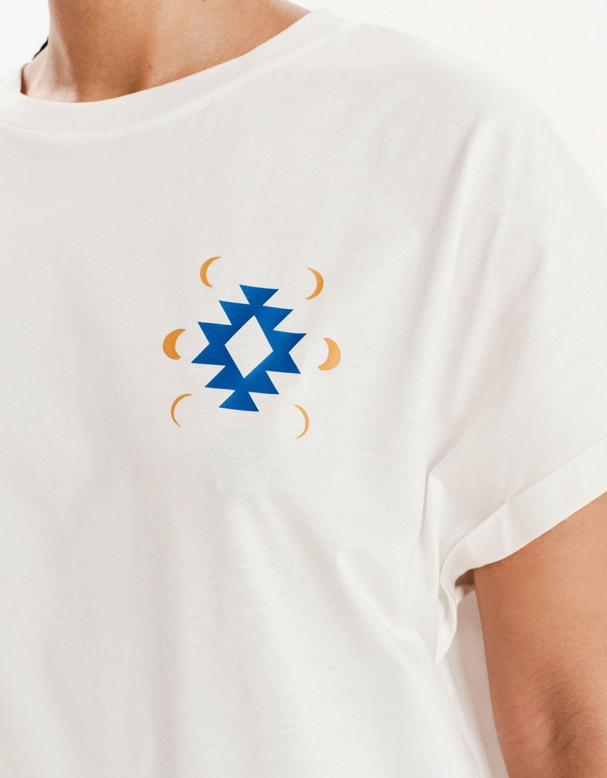 Peace and Chaos Serenity loose art t-shirt white
