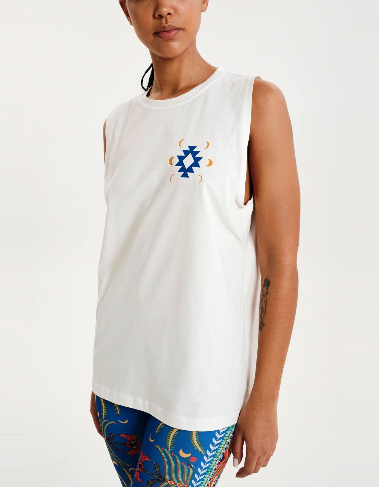Peace and Chaos Serenity tank top white