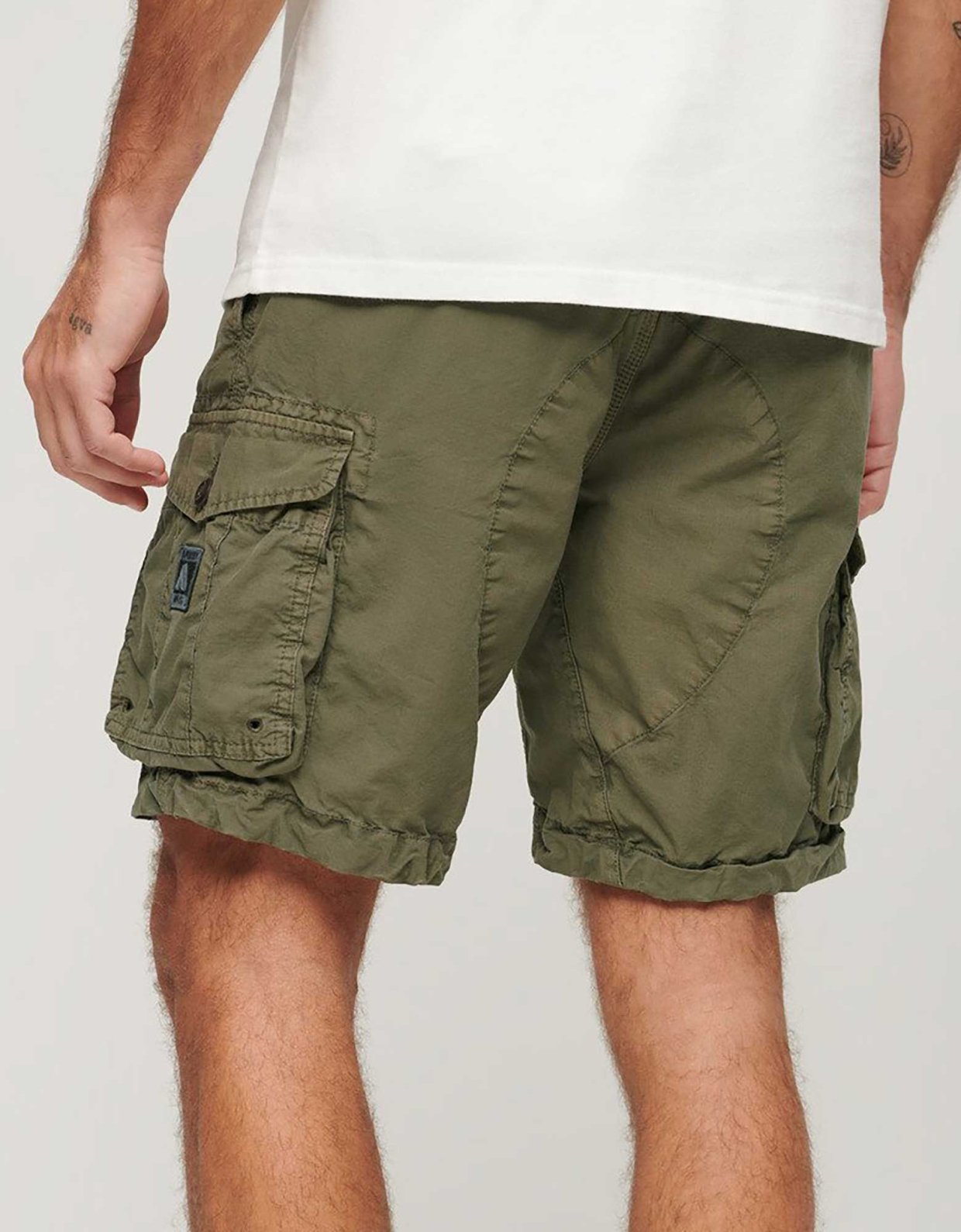 Superdry Parachute light short chive green