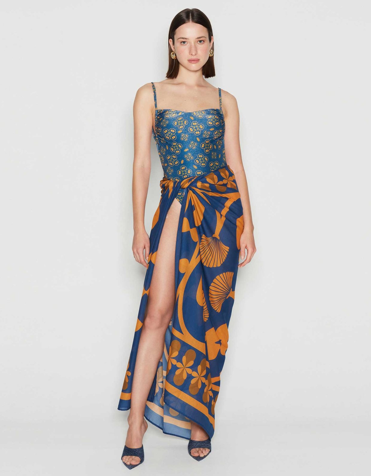 Nadia Rapti Spell in love sarong blue orange