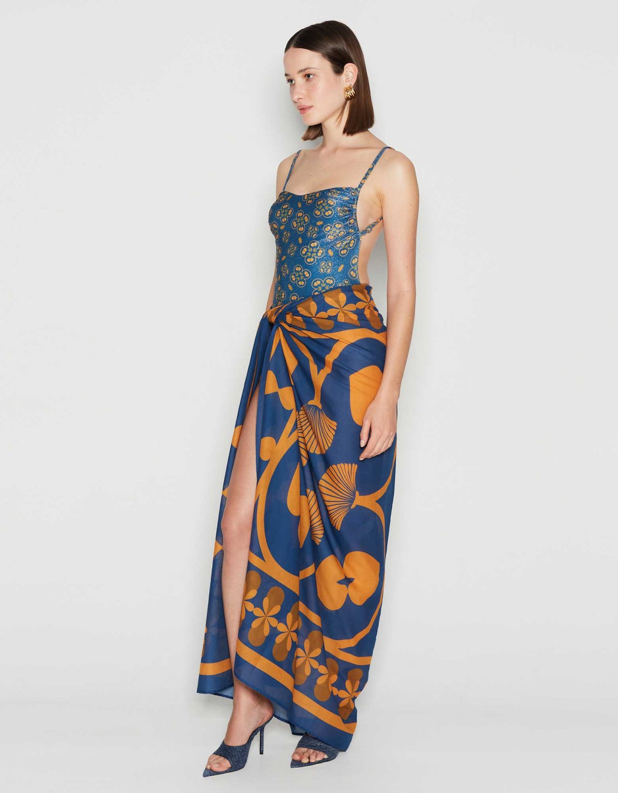 Nadia Rapti Spell in love sarong blue orange