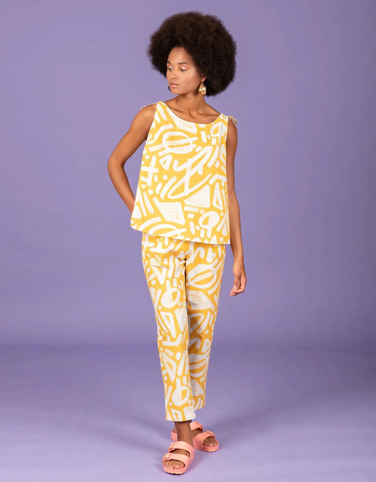Chaton Belair top lines yellow