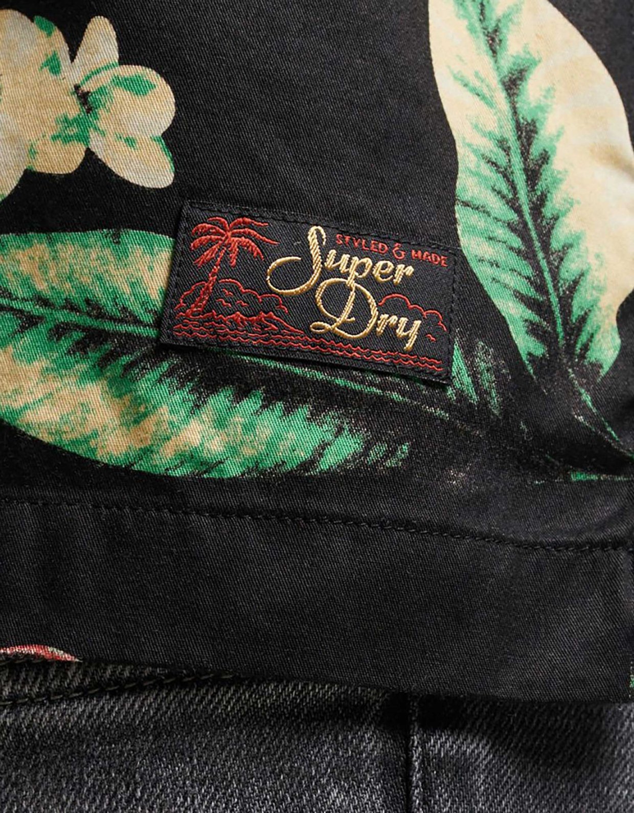 Superdry Vintage Hawaiian s/s shirt black pineapples