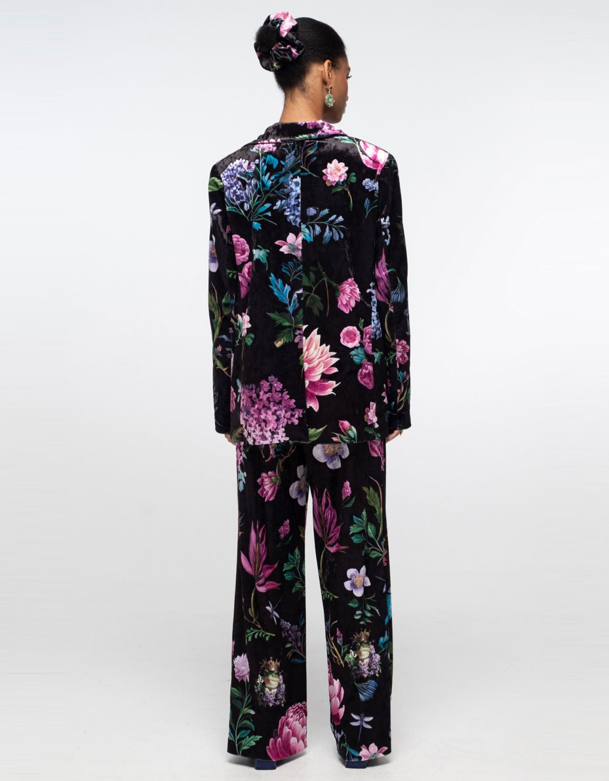 Peace and Chaos Azalea velvet blazer