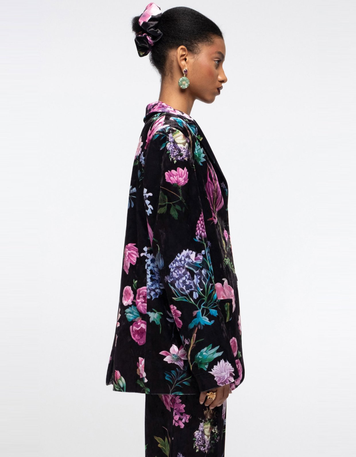 Peace and Chaos Azalea velvet blazer