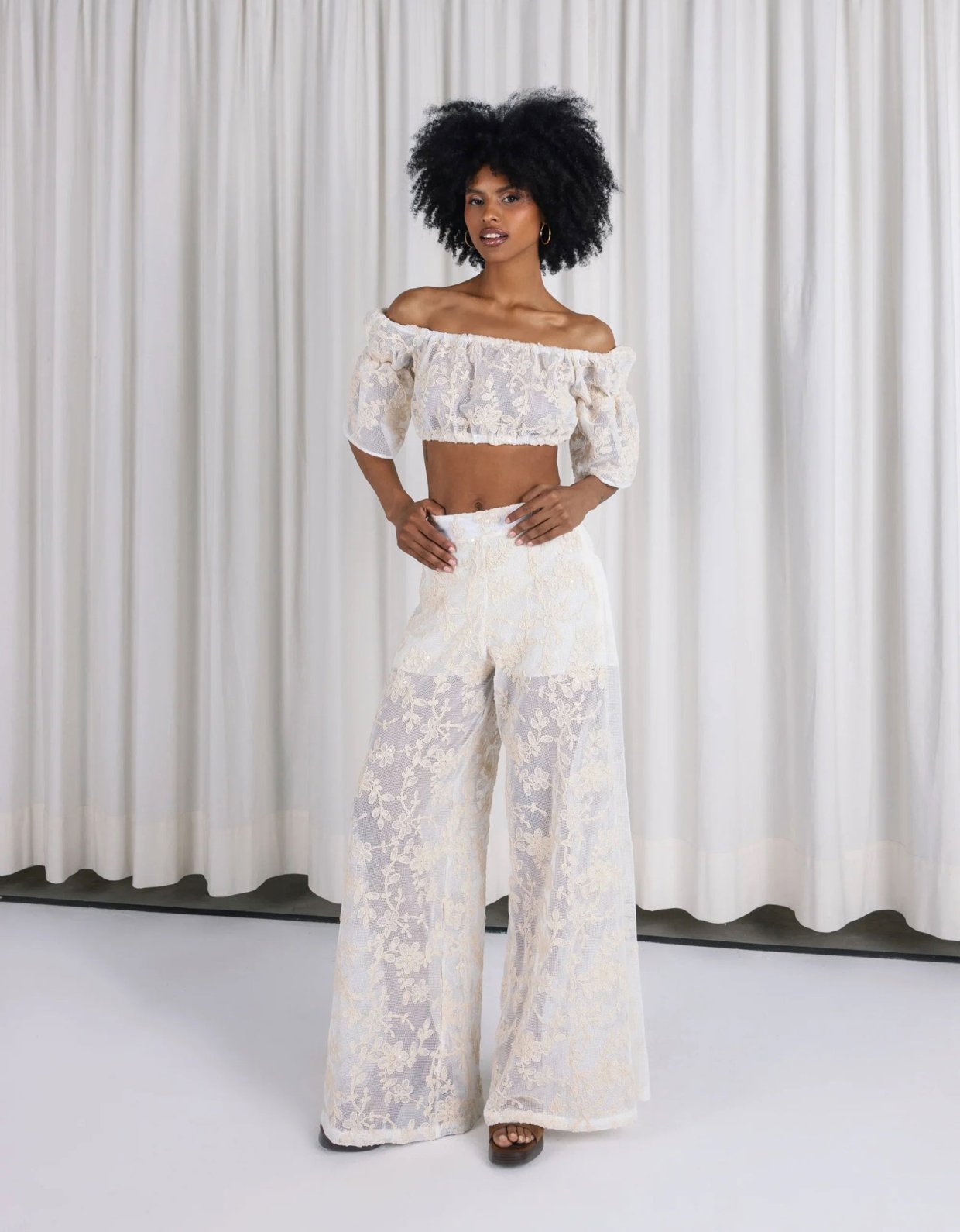 Abstracto Narcissus top volan sleeves