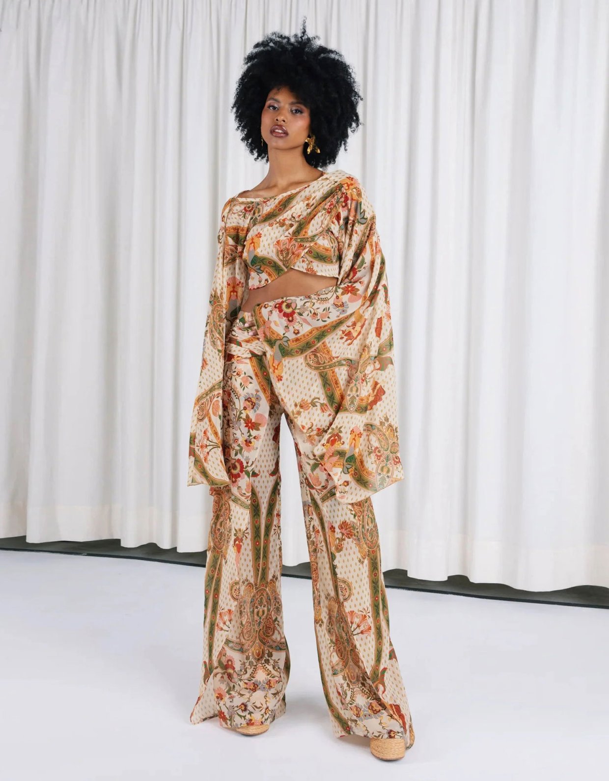 Abstracto Calypso top wide sleeves