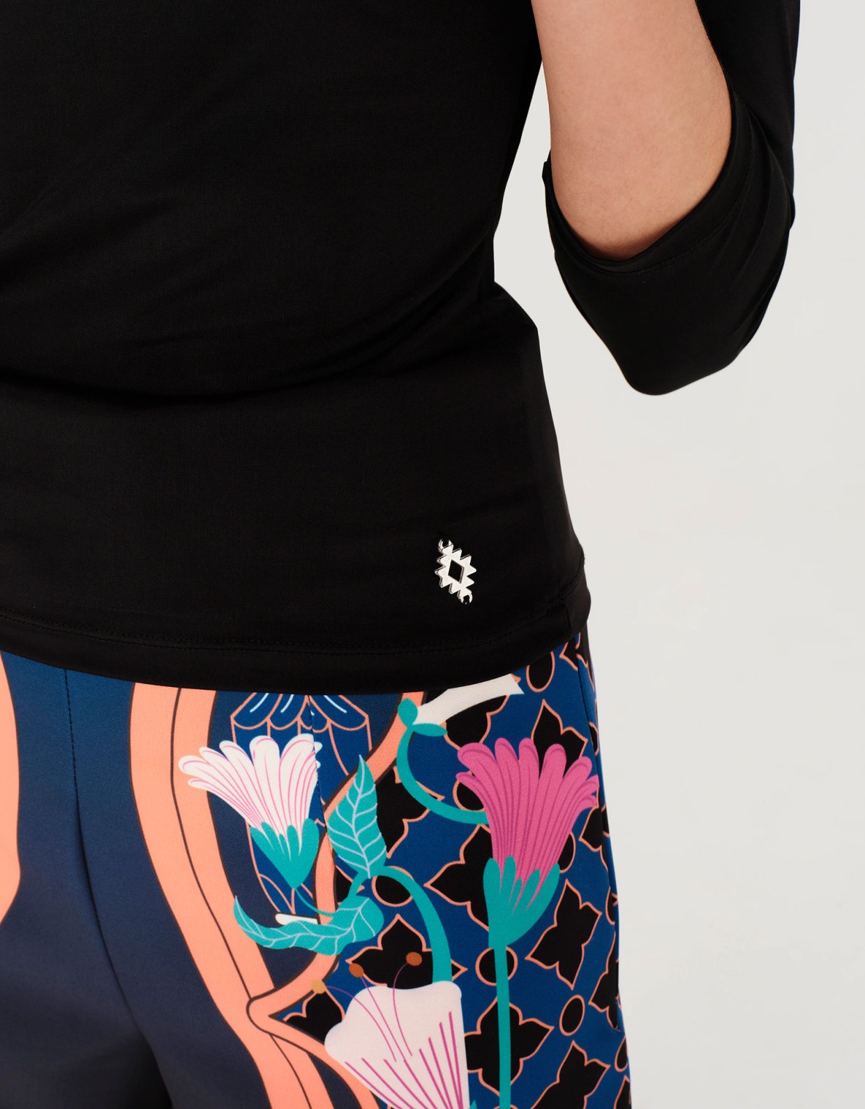 Peace and Chaos Blackbird top