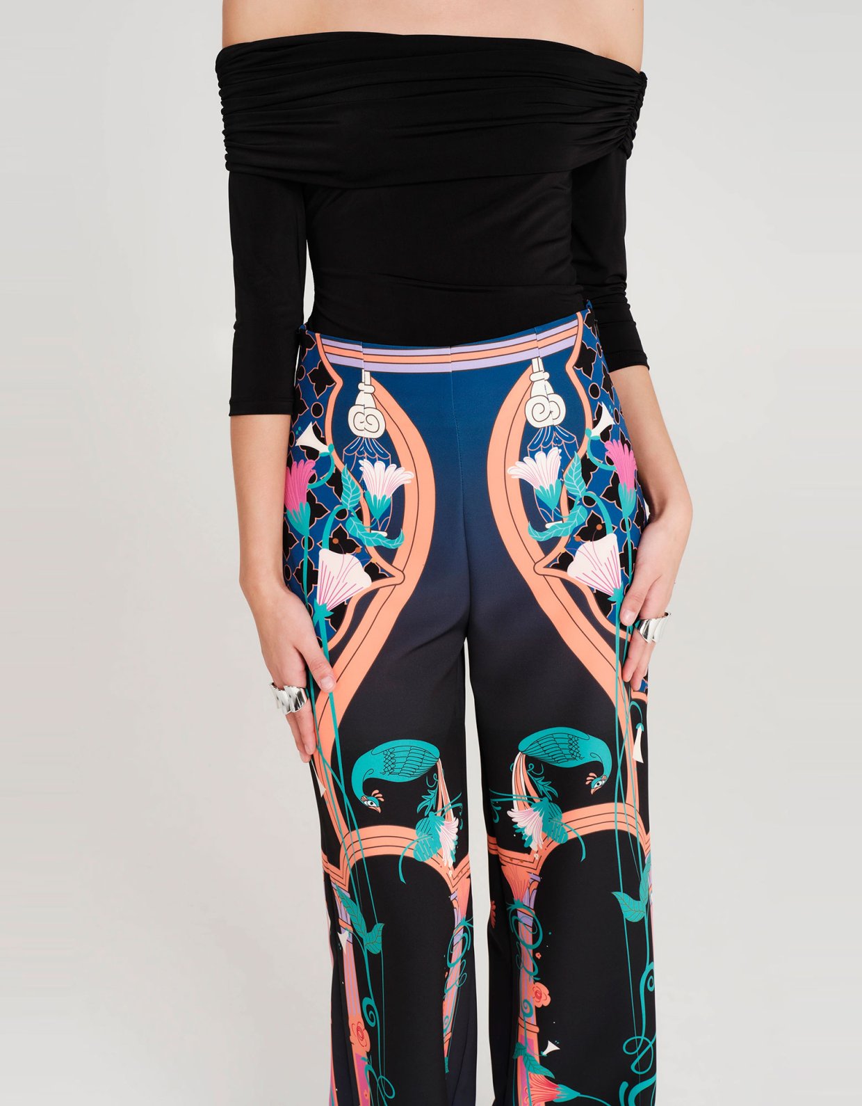 Peace and Chaos Blackbird top