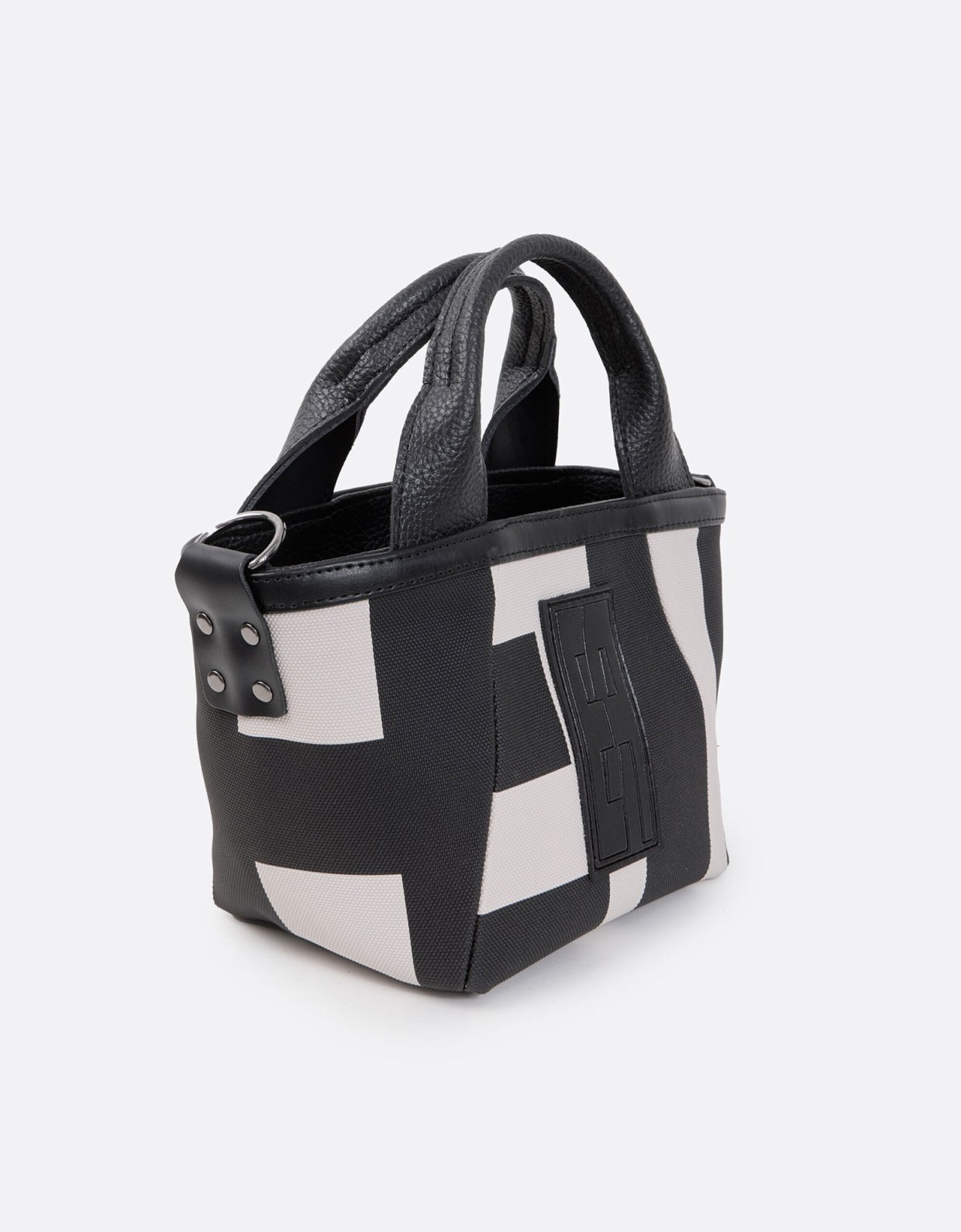 Elena Athanasiou Classy basket EA logo