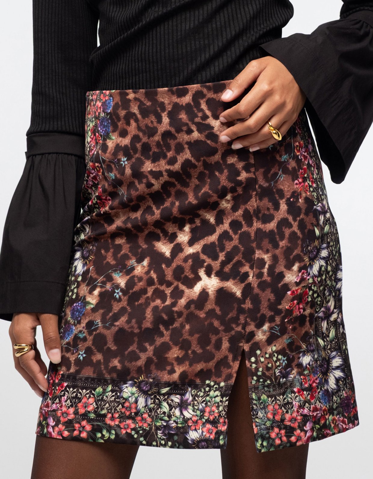 Peace and Chaos Clematis mini skirt