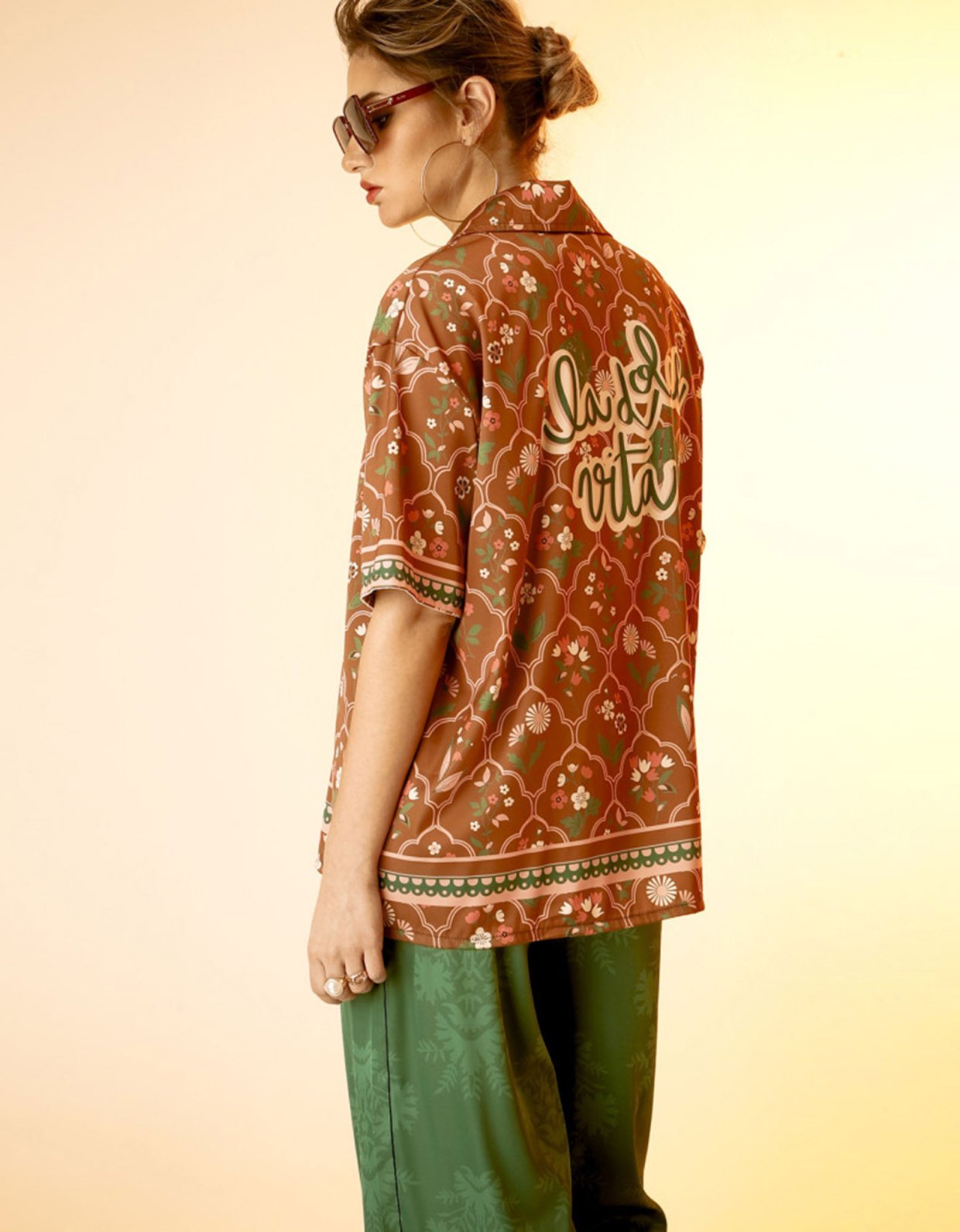 Bee Me Diana oversized printed shirt brown